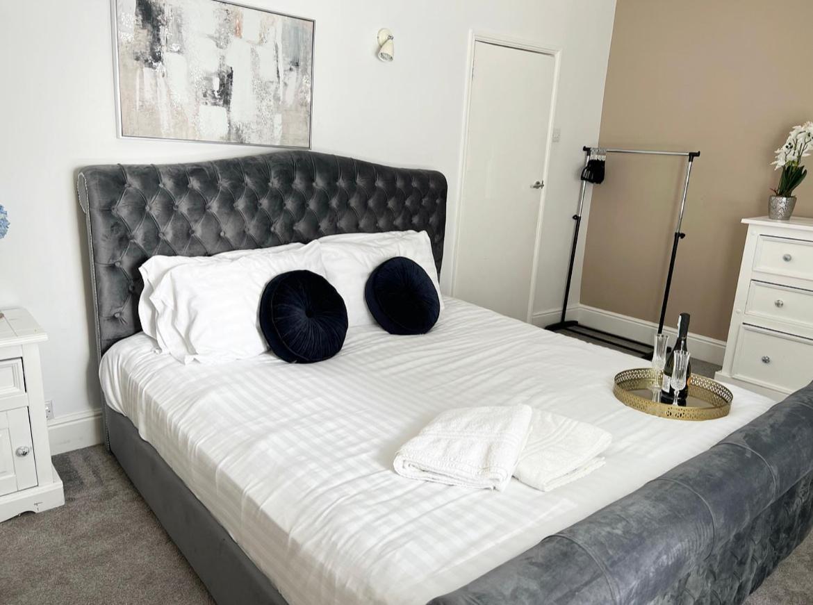 Modern 3 Bed, Heart Of Ashley Cross, 5 Mins To Sandbanks Poole Exterior foto